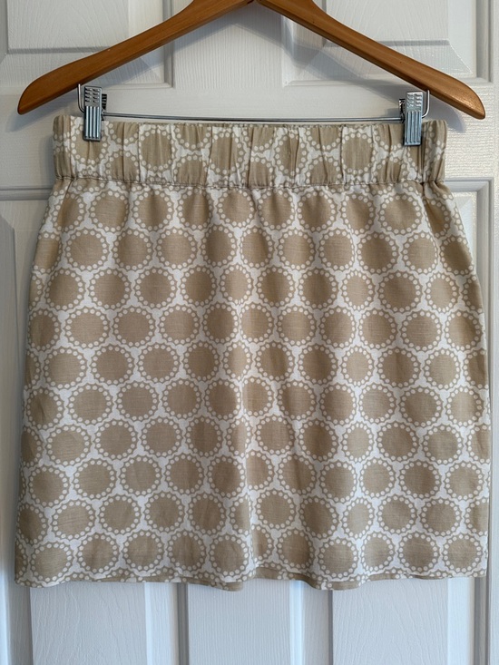 Banana Republic Dresses & Skirts - Banana Republic Beige and White Circle-Print Mini Skirt